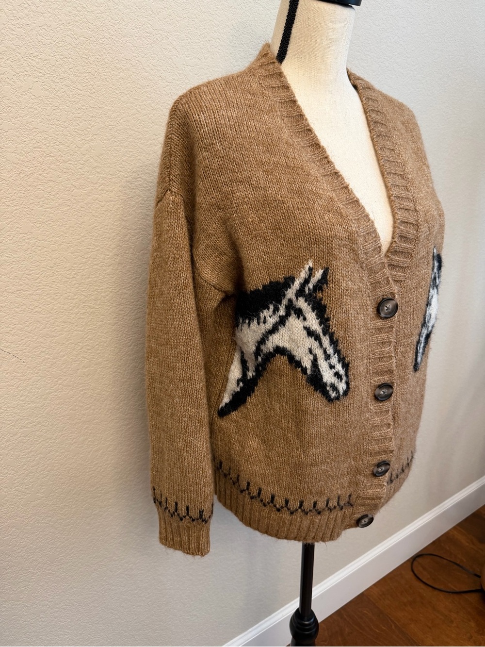 Old Navy Brown Horse Intarsia V-Neck Button Cardigan oversized Sz S Wool Blend - Picture 3 of 13